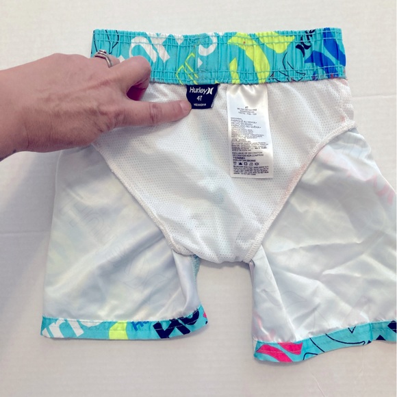 Hurley boys swim trunks size 4T - Picture 5 of 5